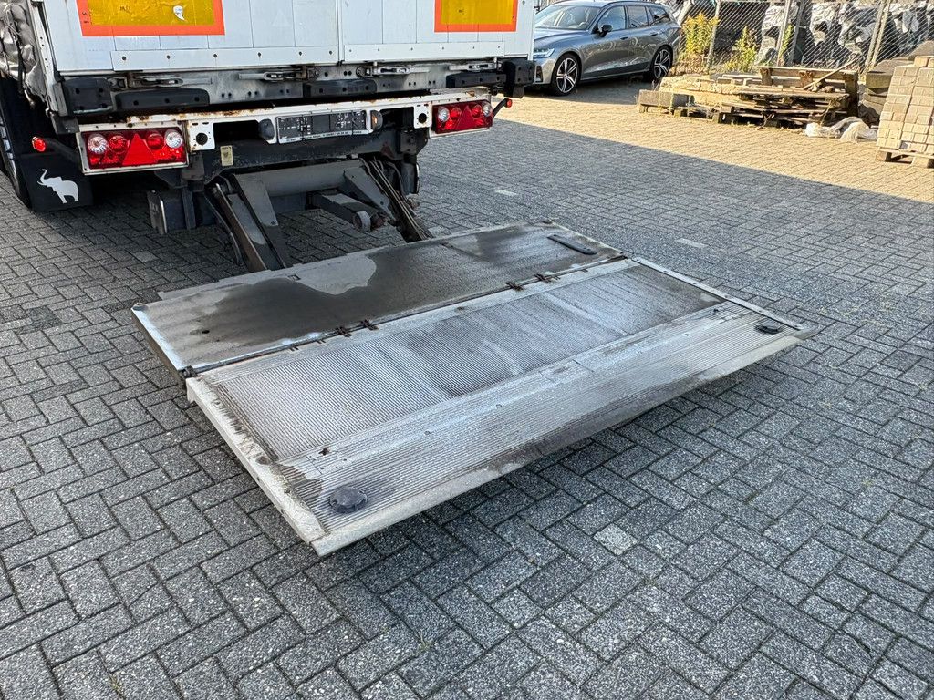 Schmitz Cargobull SAH Pritsche/Plane 2.000KG LBW