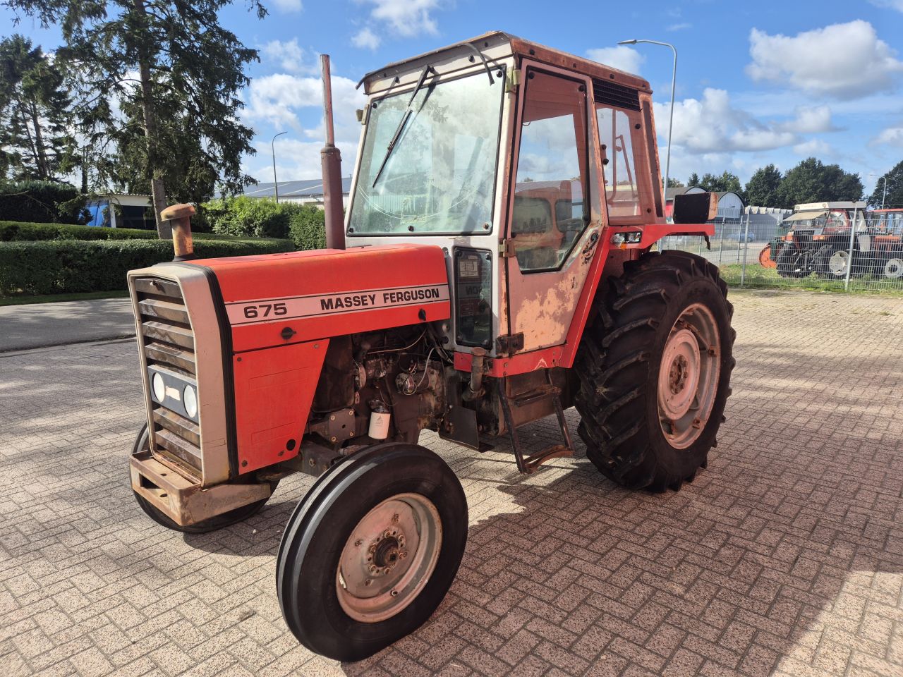 Massey Ferguson 675