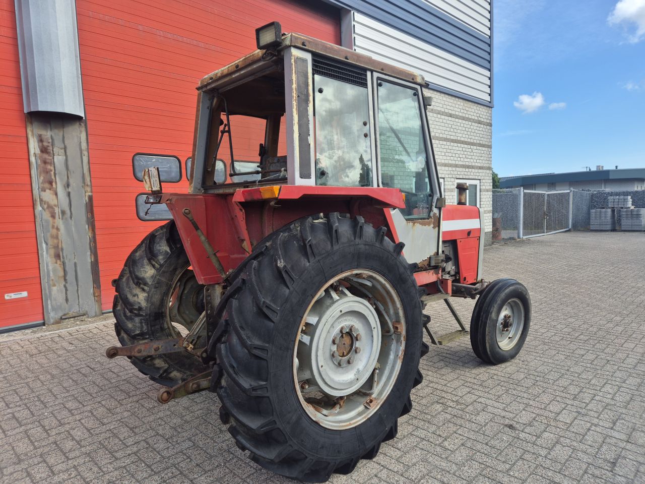 Massey Ferguson 675