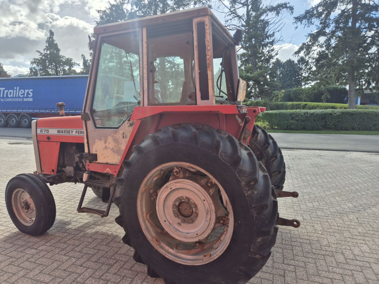 Massey Ferguson 675