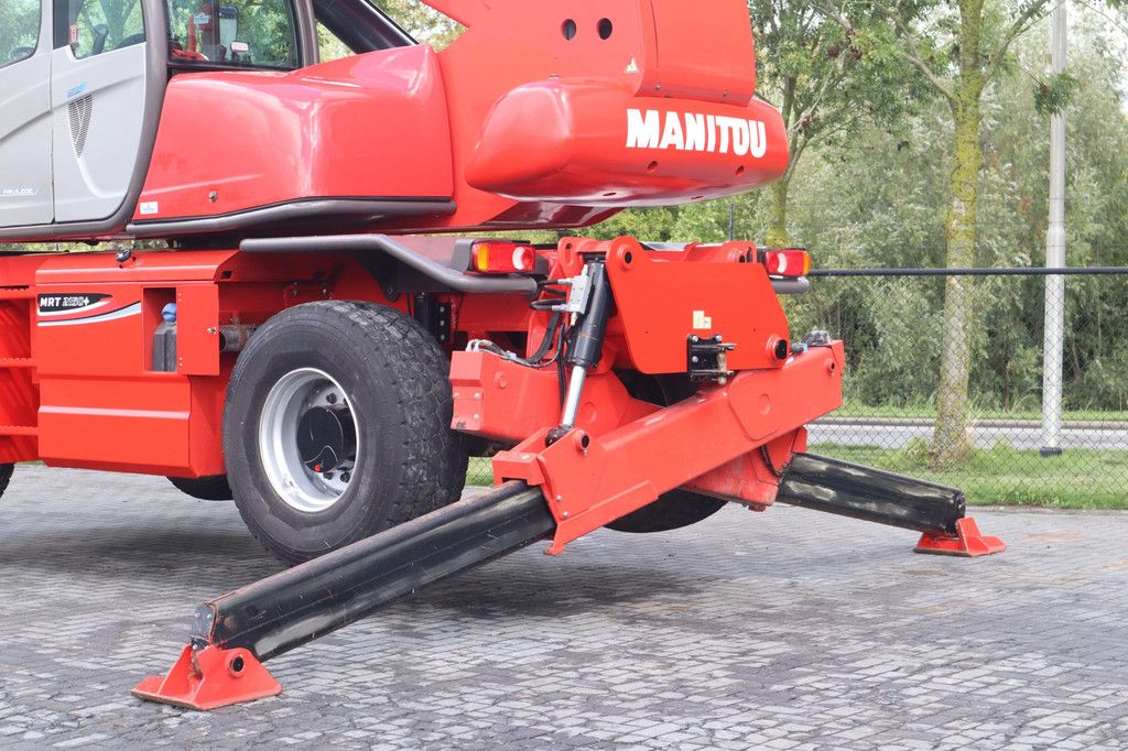 Manitou MRT 2150 ST4 S2 | 21 METER | HYDR. FORKS | LOW HOURS