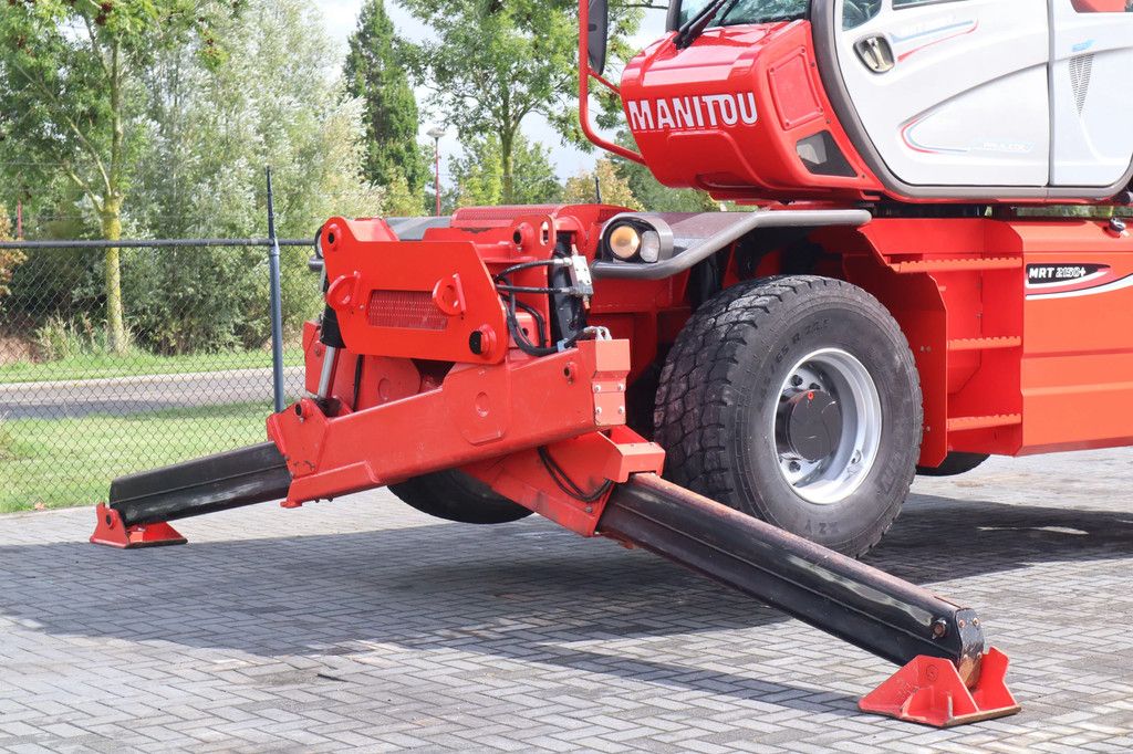 Manitou MRT 2150 ST4 S2 | 21 METER | HYDR. FORKS | LOW HOURS
