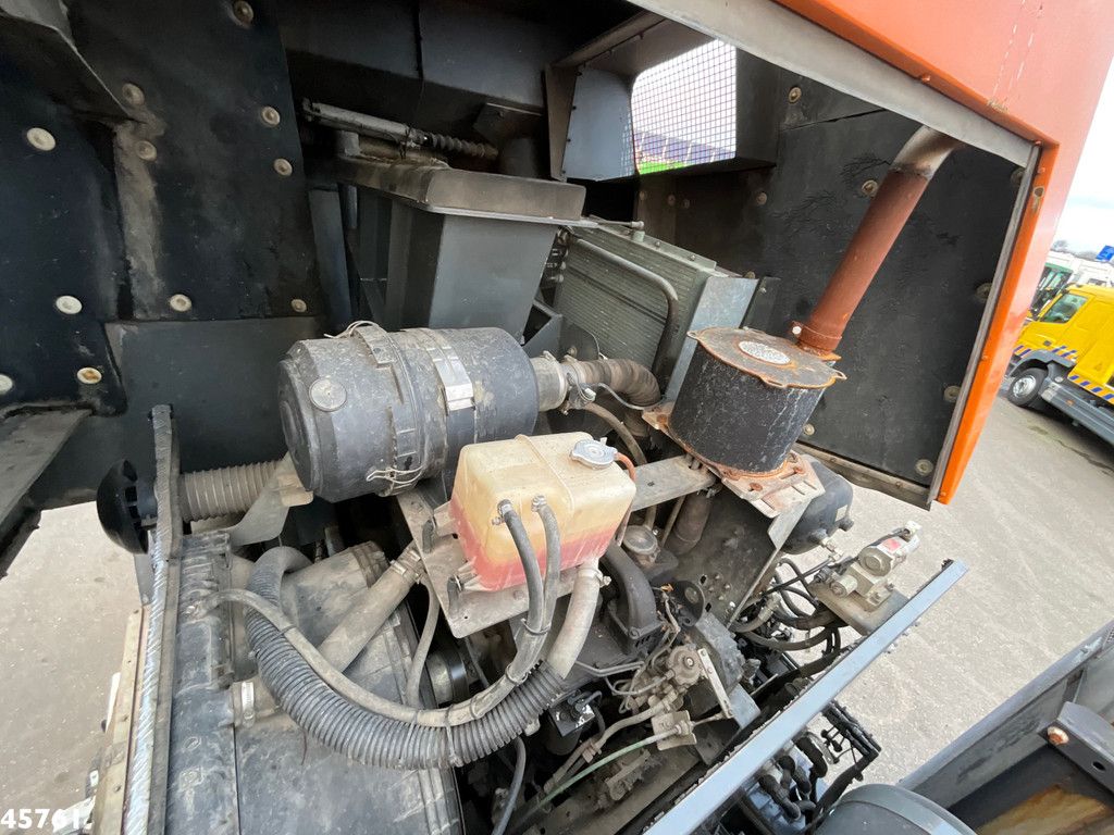 Mercedes-Benz Actros 1829 4x4 Bucher Cityfant 60 Links en rechts vegend