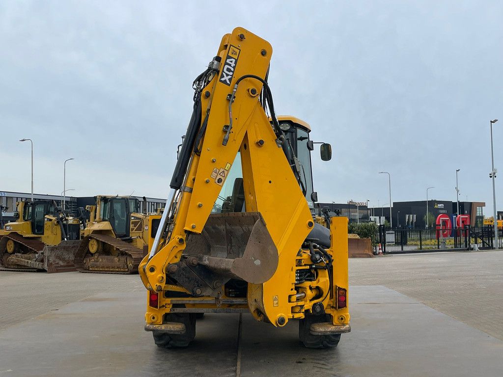 JCB 4CX