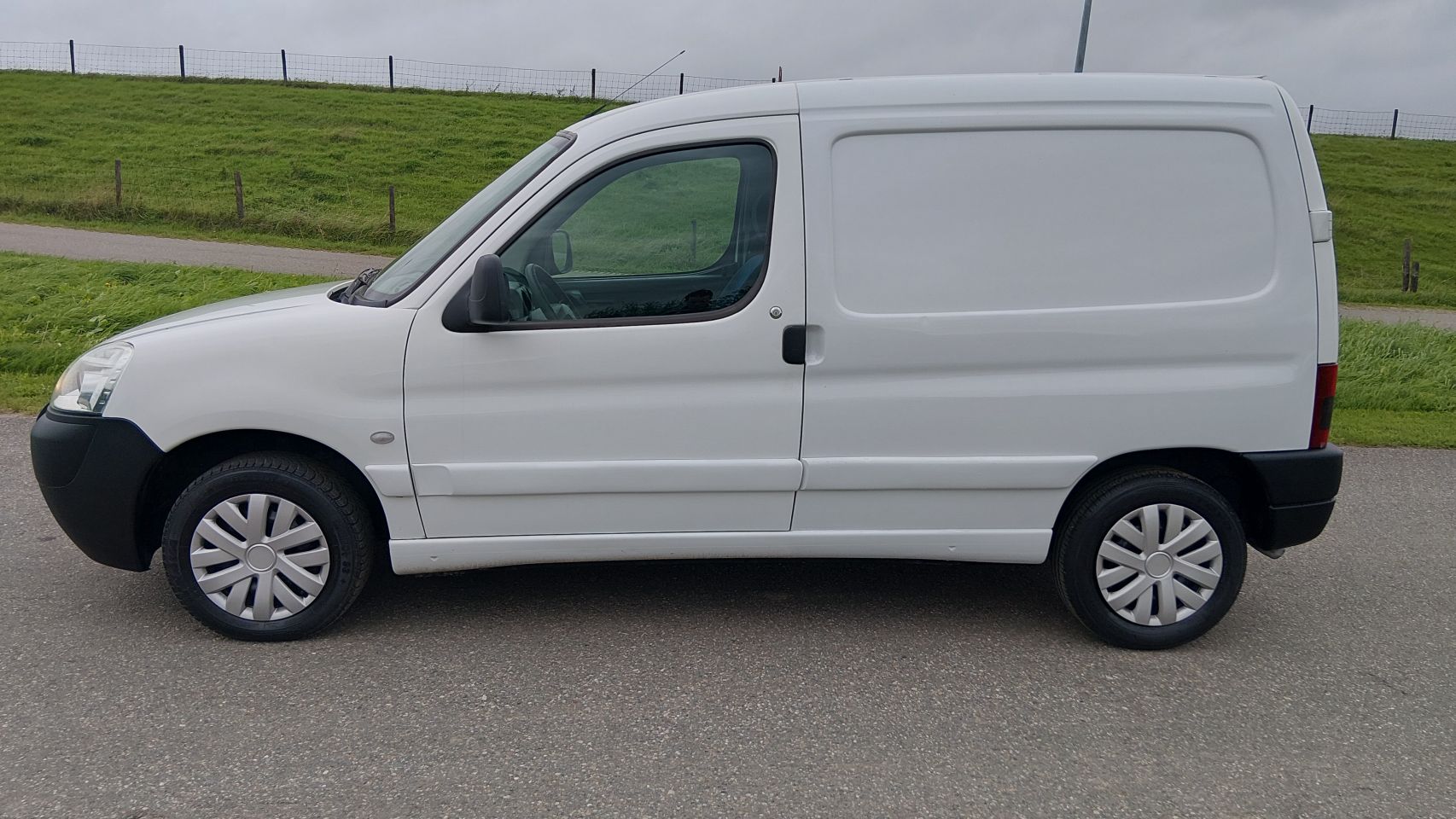 Keurig mette Peugeot partner mmbs (bj2004)