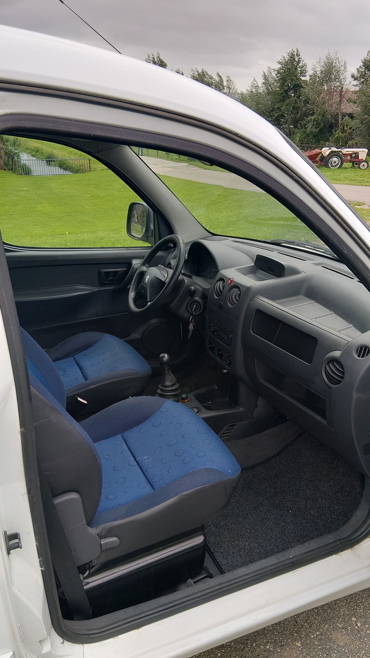 Keurig mette Peugeot partner mmbs (bj2004)
