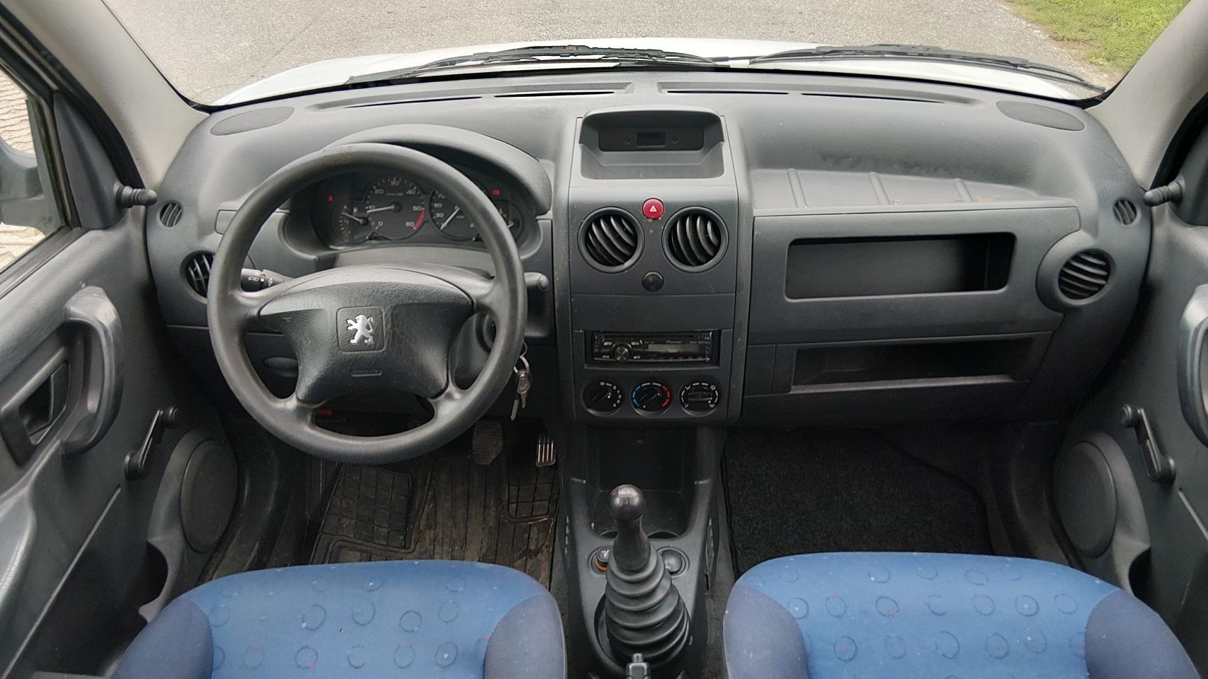 Keurig mette Peugeot partner mmbs (bj2004)