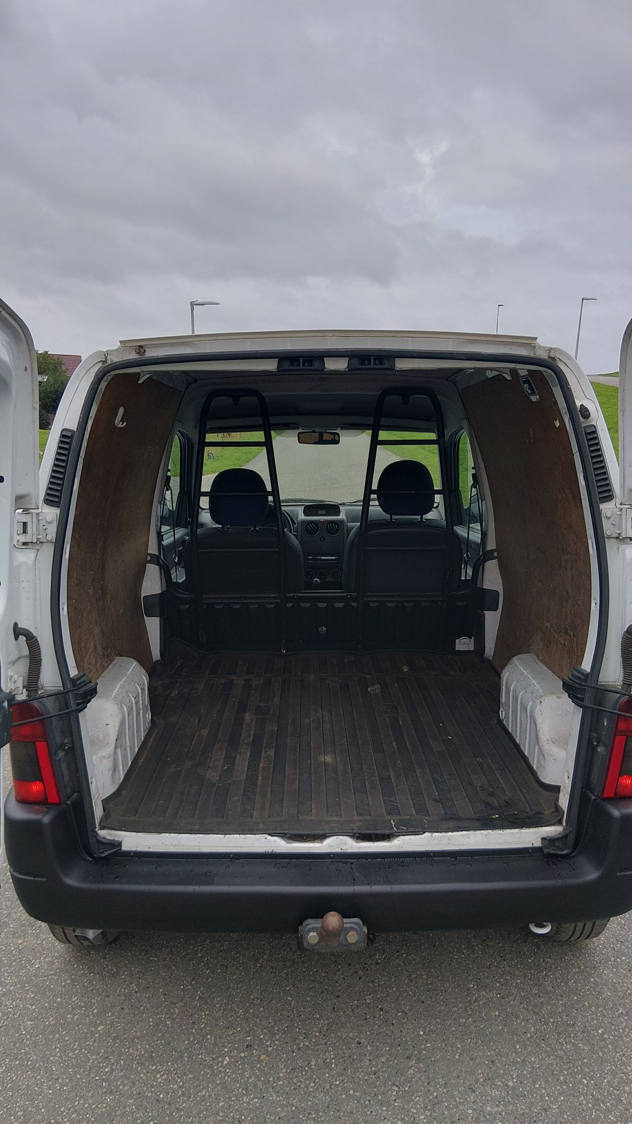 Keurig mette Peugeot partner mmbs (bj2004)