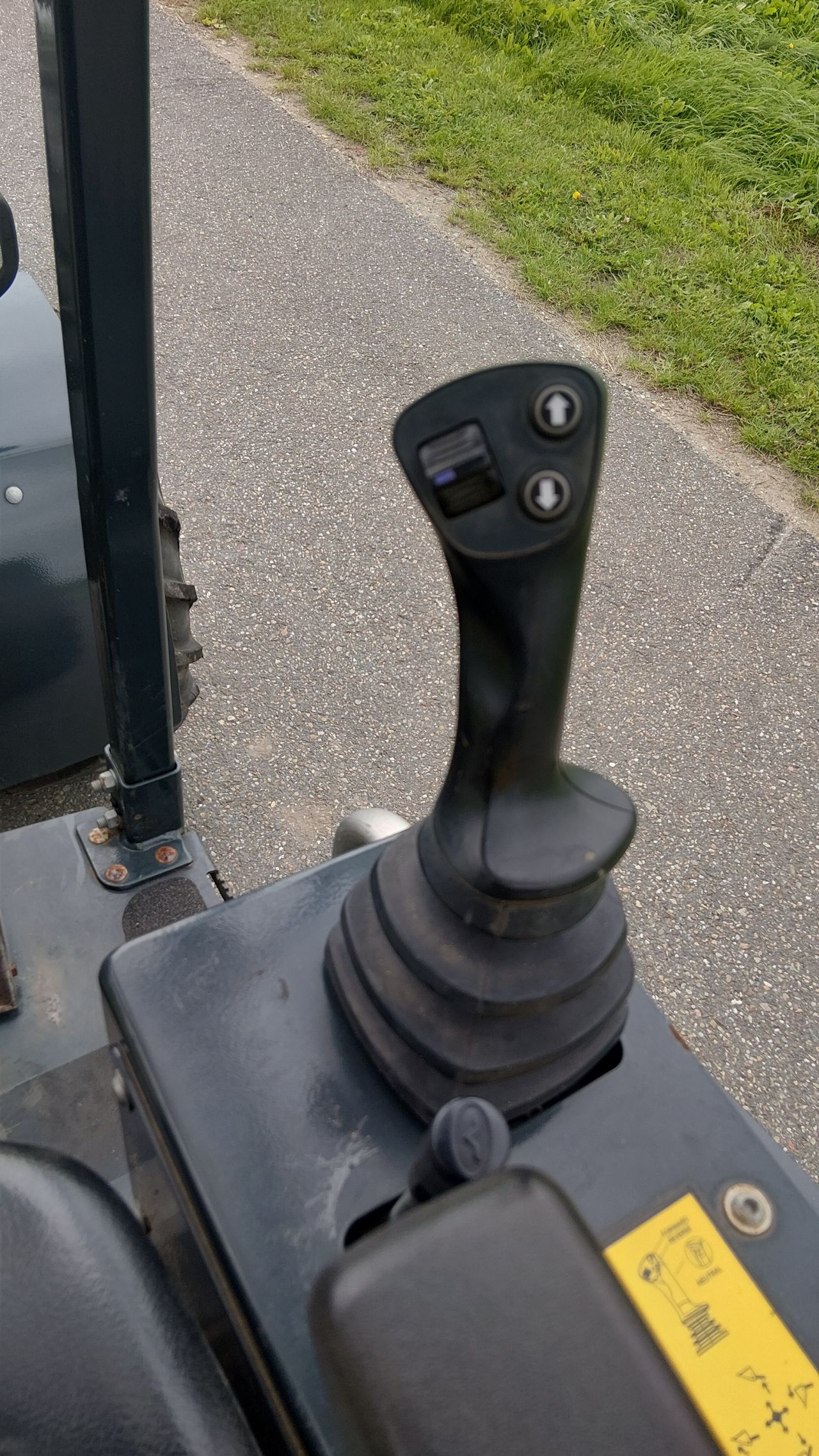 Pitbull X24-45 shovel (bj2021) 735 draaiuren!! Bak+vorken als ni