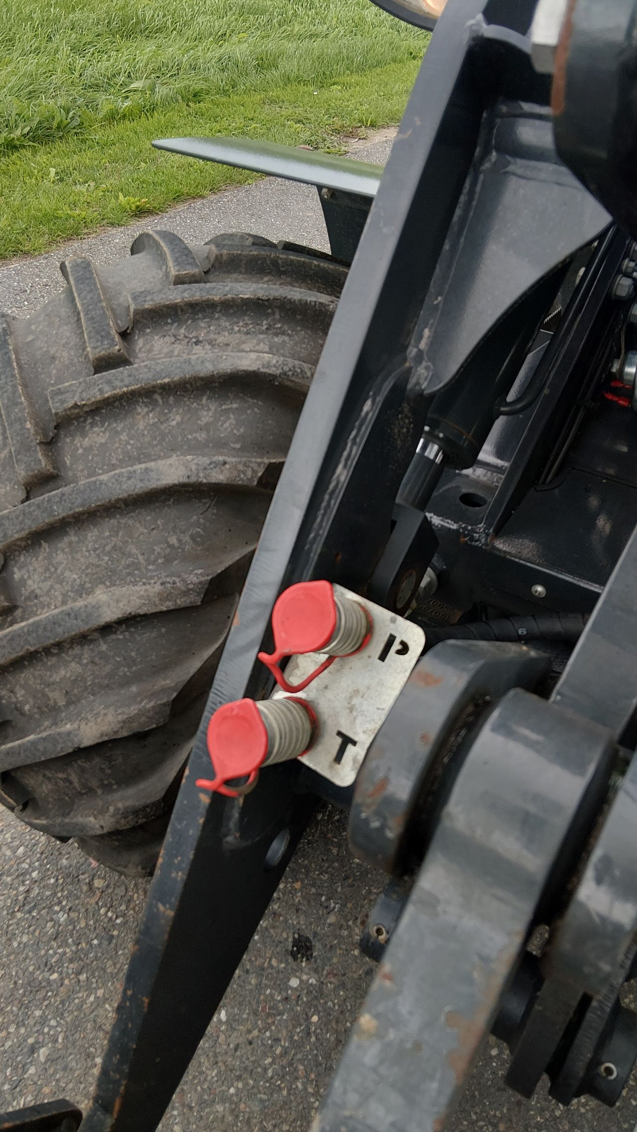 Pitbull X24-45 shovel (bj2021) 735 draaiuren!! Bak+vorken als ni