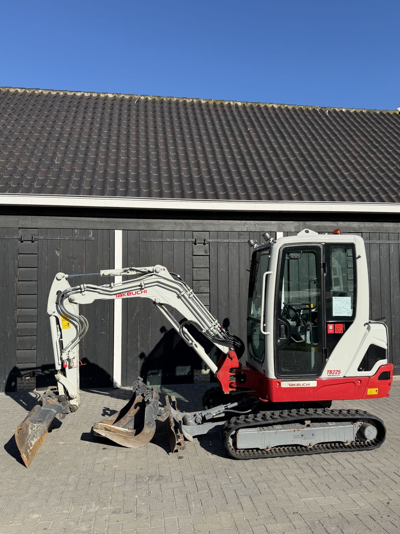 Takeuchi TB225