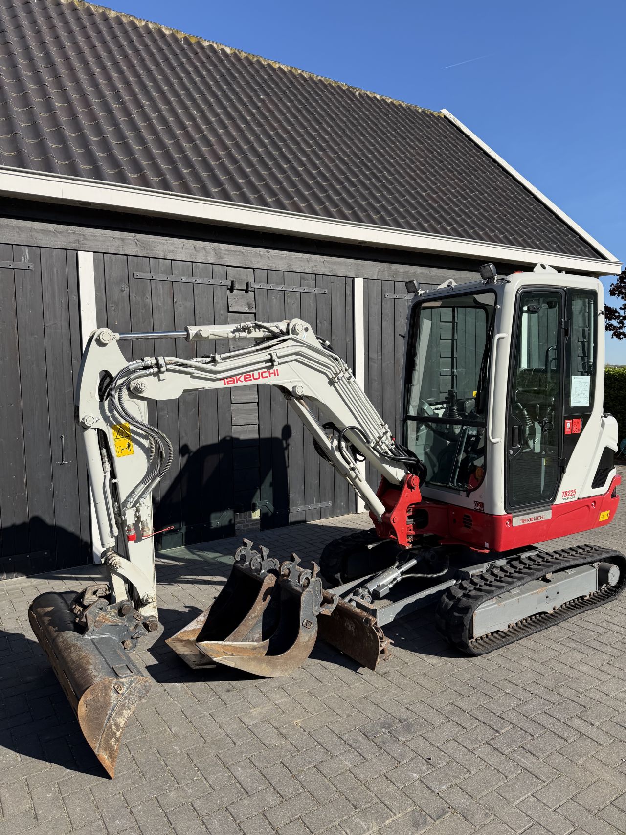 Takeuchi TB225