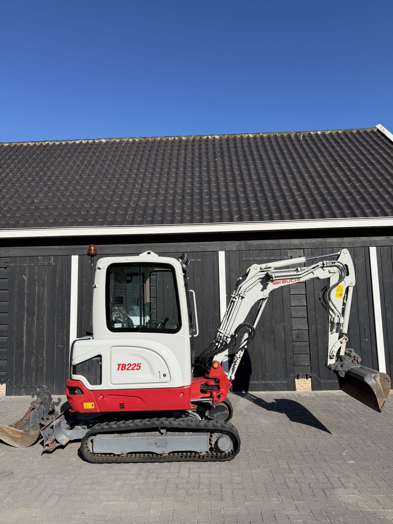Takeuchi TB225