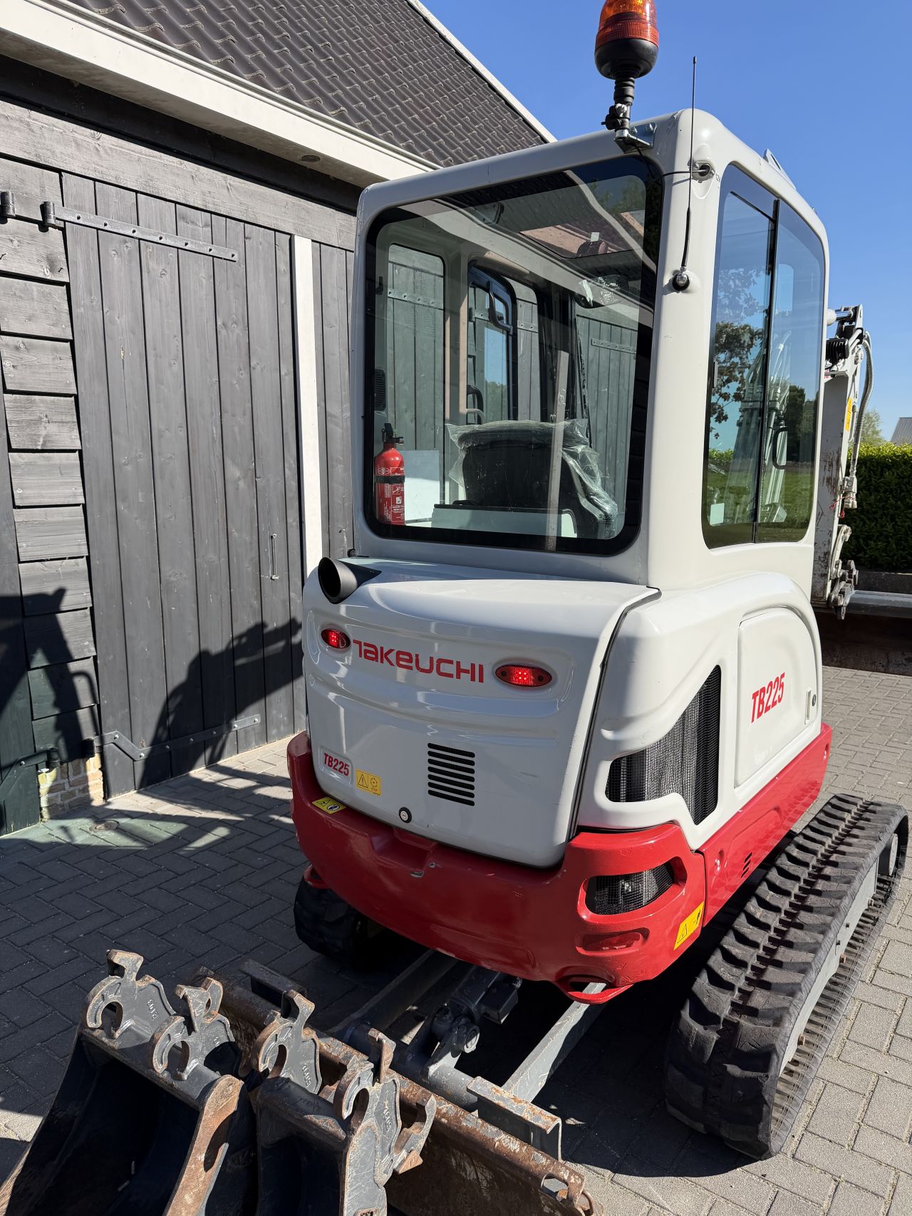 Takeuchi TB225