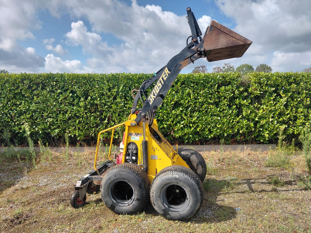 Skidster M10X / Giant / Sherpa 100 / Mini shovel / Loader
