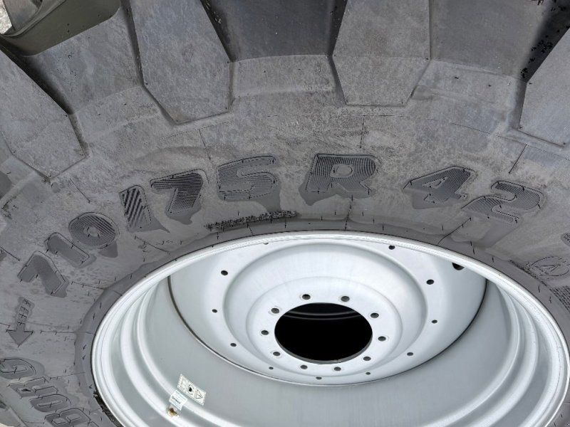 Trelleborg 710/75 R42 TM 300 High Power