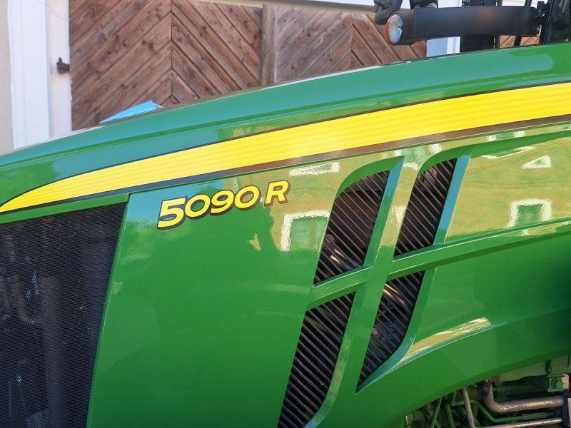 John Deere 5090R