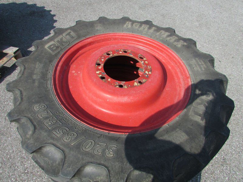 BKT 380/85R38 & 320/85R28