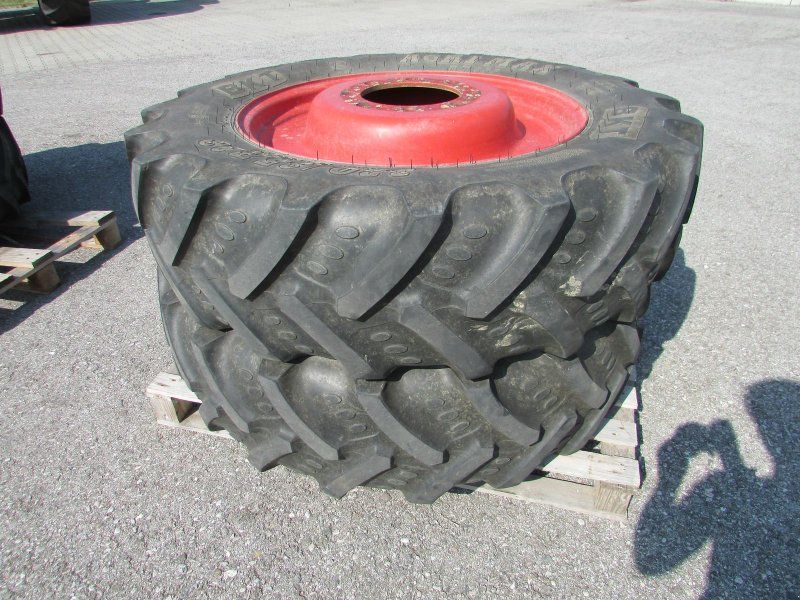 BKT 380/85R38 & 320/85R28