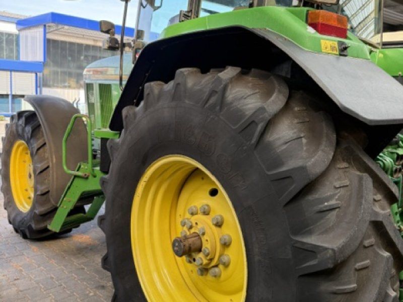 John Deere 7600