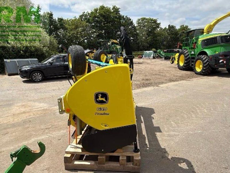 John Deere 639