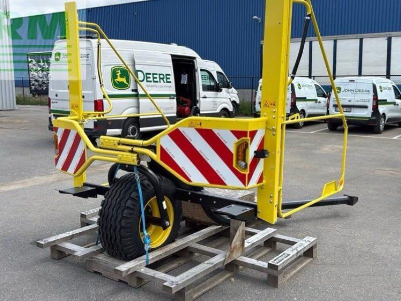 John Deere 400F