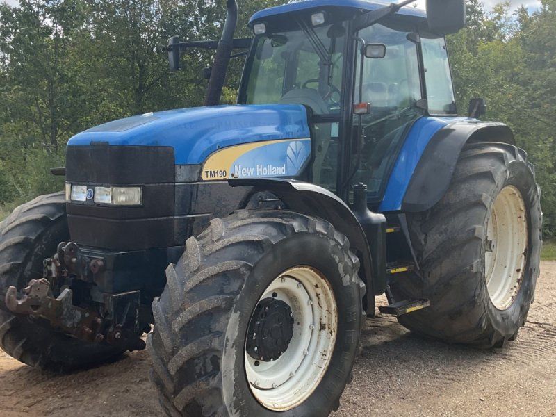 New Holland TM190
