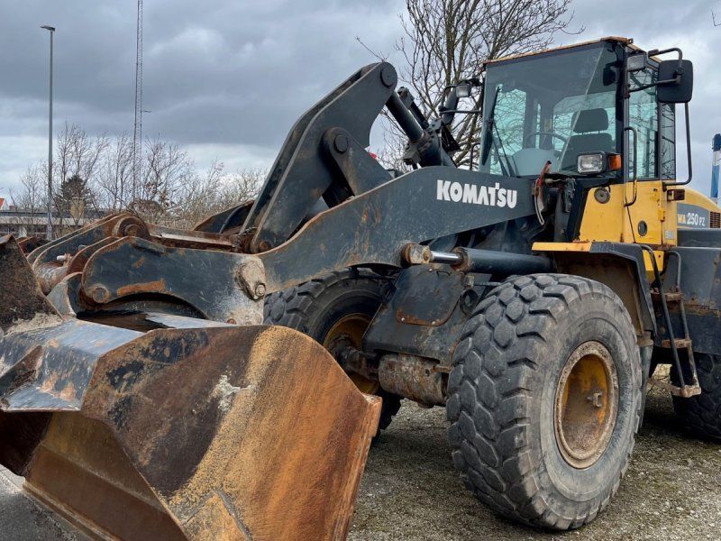 Komatsu WA250PZ-5