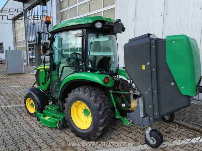 John Deere 3046R mit Mähwerk+Grasaufnahme