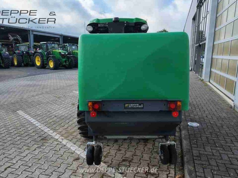 John Deere 3046R mit Mähwerk+Grasaufnahme