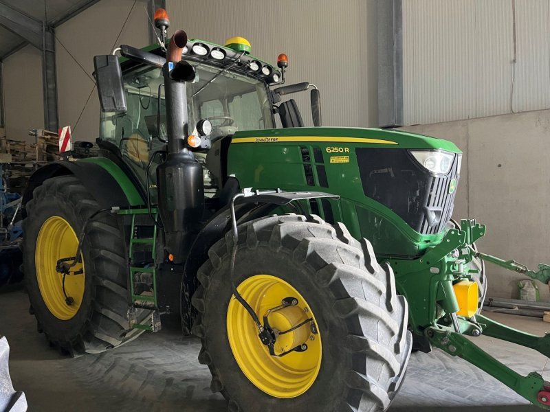 John Deere 6250R