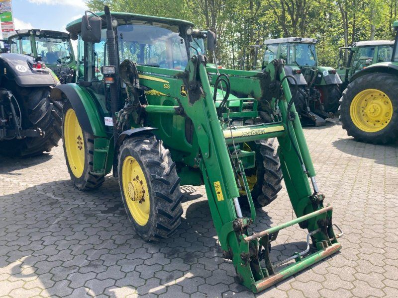 John Deere 5820