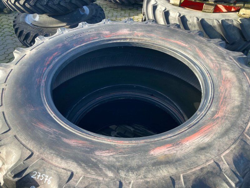 2 X 650/65 R38