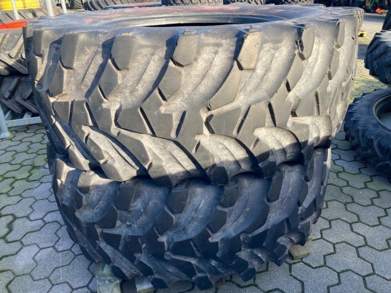 2 X 650/65 R38