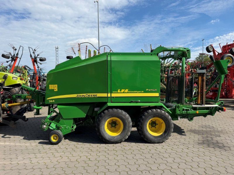 John Deere 744 Premium