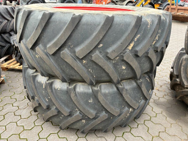 Mitas 650/65R42 & 540/65R30