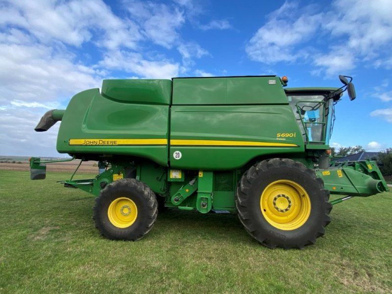 John Deere S 690 i