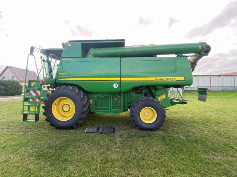 John Deere S 690 i