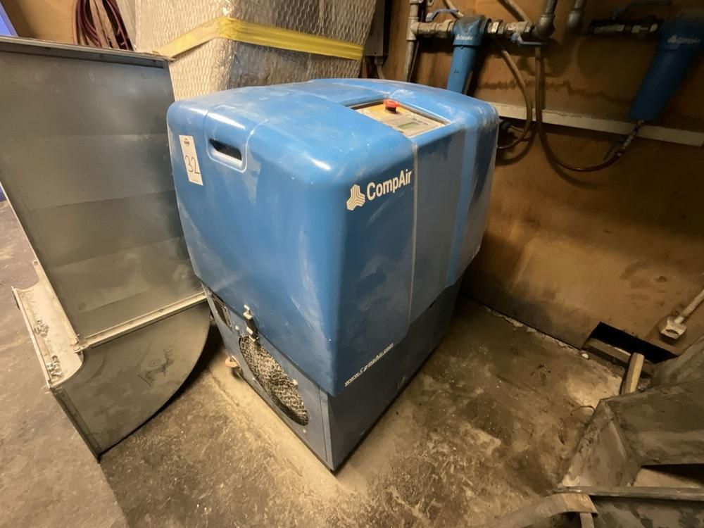 2008 CompAir L22-10 Schraubenkompressor