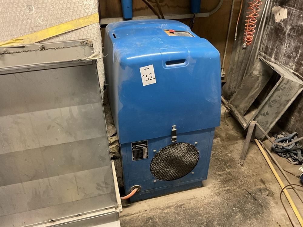 2008 CompAir L22-10 Schraubenkompressor