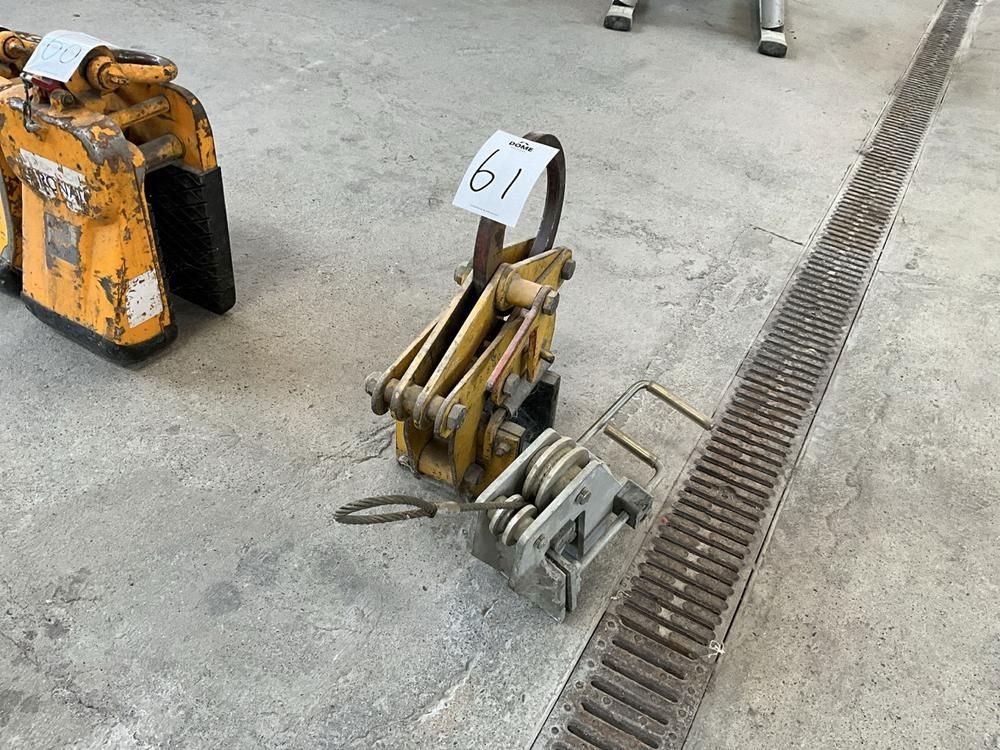 Verschiedene Hebeklemmen (2x)