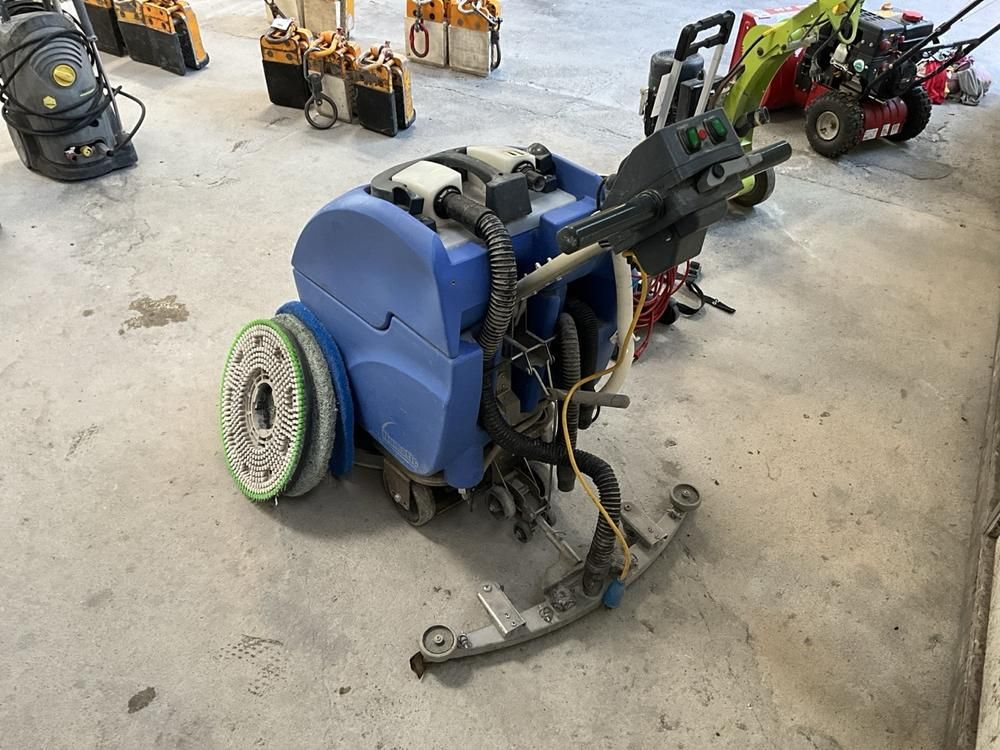 Numatic TT3450S Industriebodenreinigungsmaschine