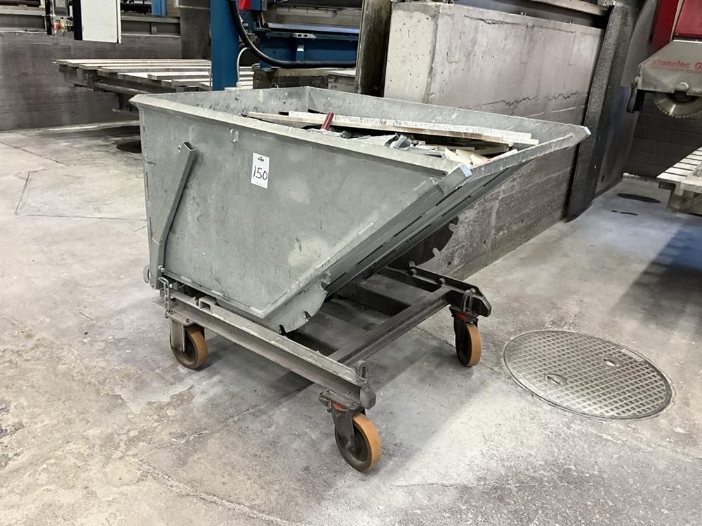 Tipping waste container