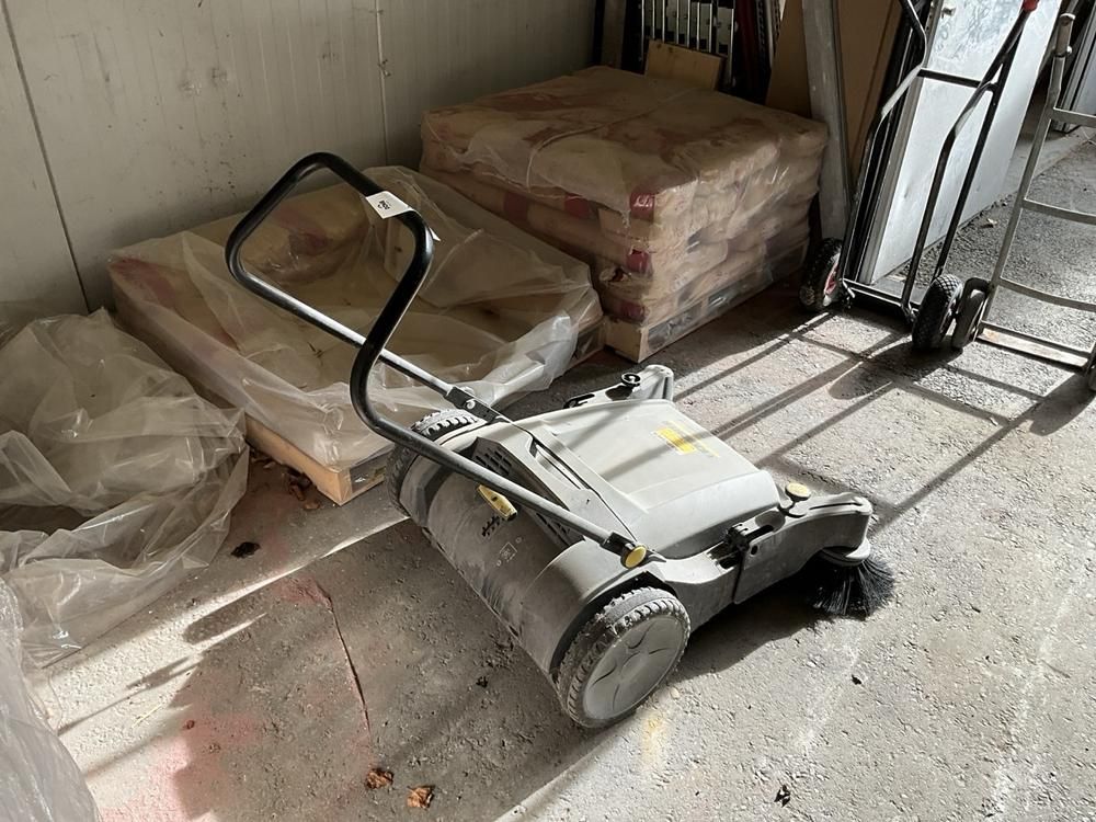 Kärcher KM70/20C Handkehrmaschine