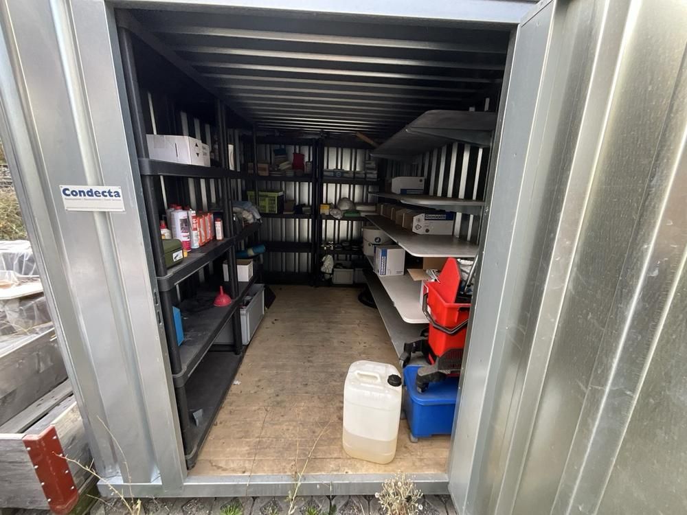 Condecta material container