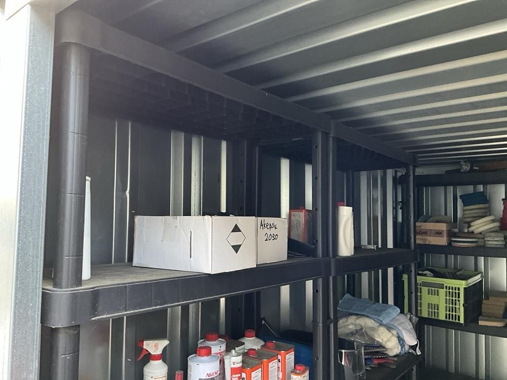 Condecta material container