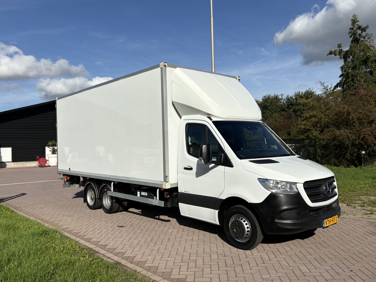 MERCEDES-BENZ SPRINTER 515 Clixtar 7 ton MET LAADKLEP 750 KG
