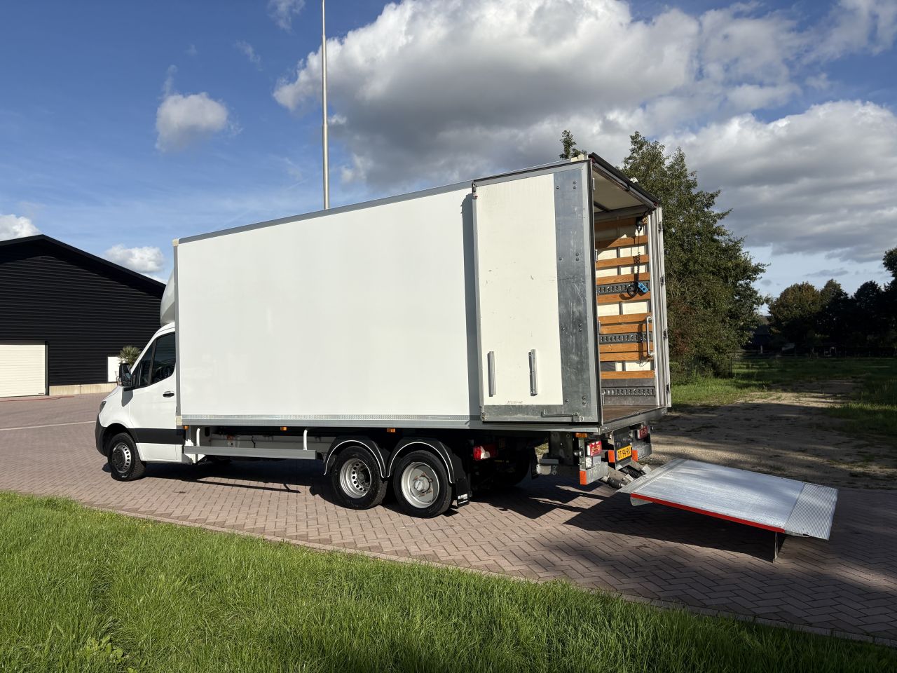 MERCEDES-BENZ SPRINTER 515 Clixtar 7 ton MET LAADKLEP 750 KG