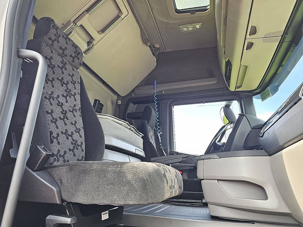 SCANIA R450 6x2*4