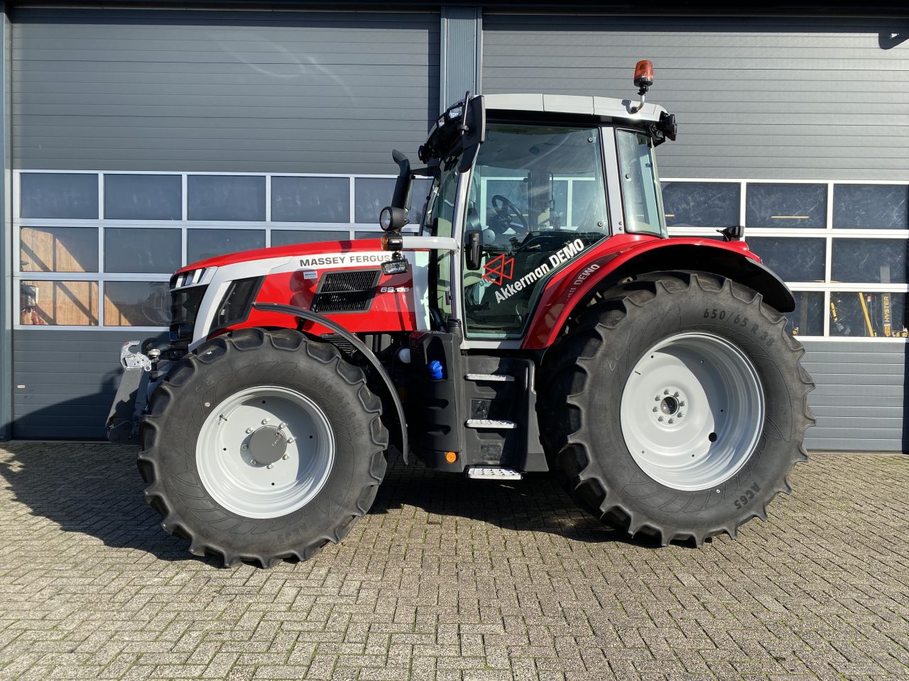 Massey Ferguson 6s.135 Dyna6 Efficient